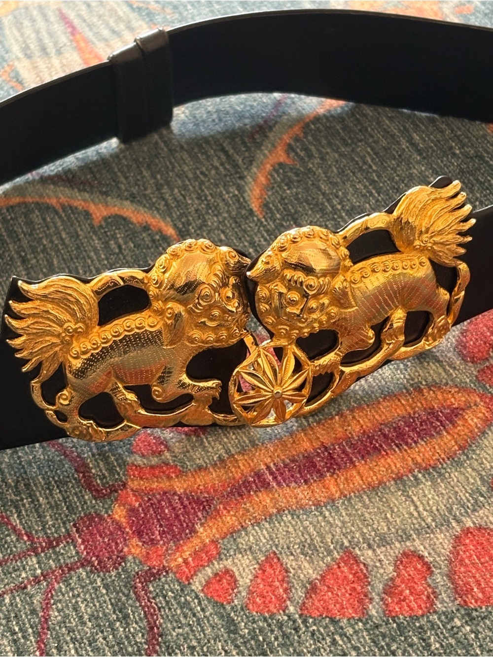 Stunning vintage 80s Judith Leiber Foo Dogs gold black belt M